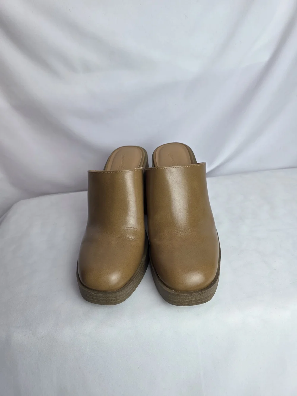 Universal Thread Tan Platform Mule Heels